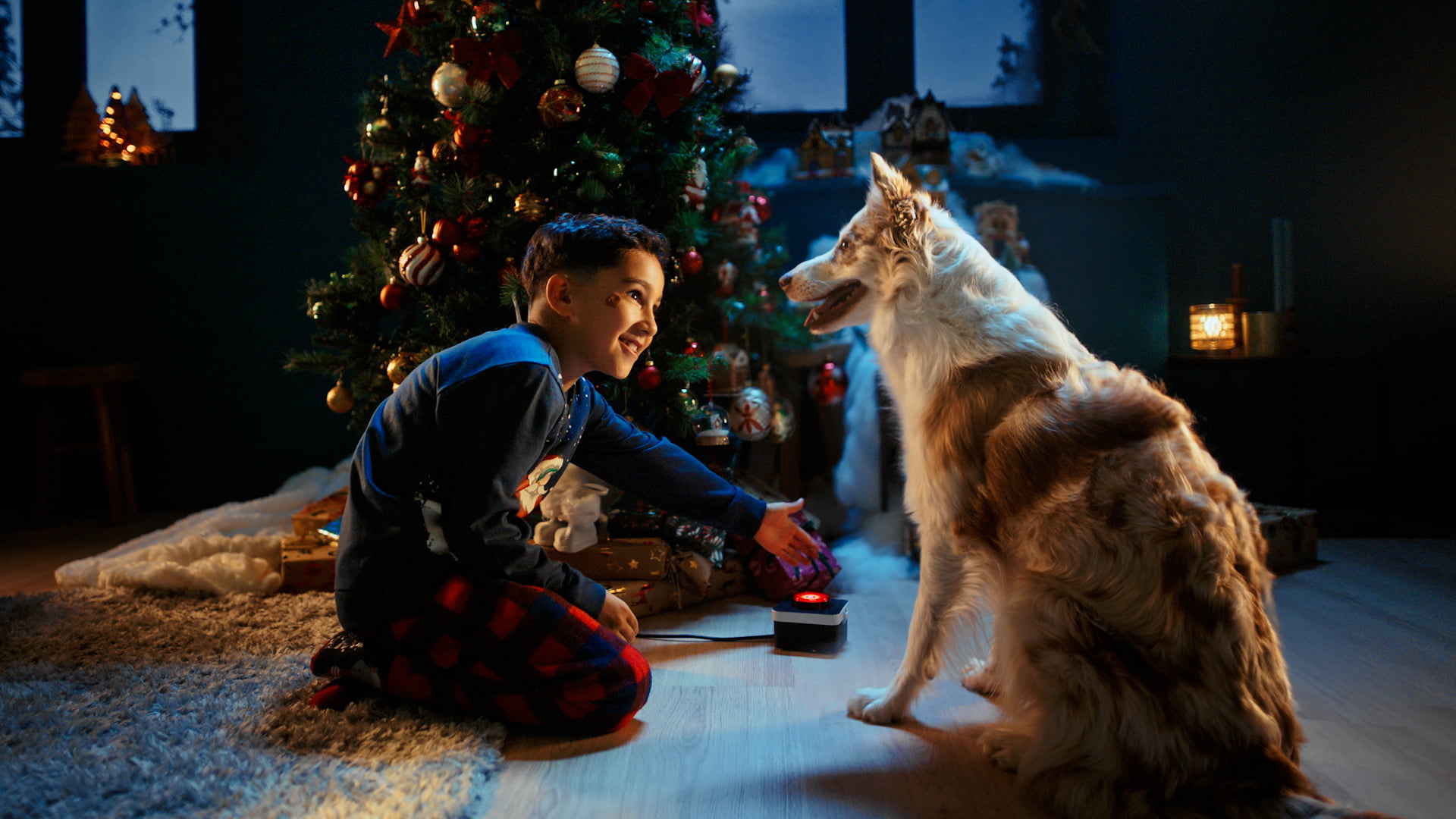 2_action_christmas-campaign_olv_decorating-inside_15s_16x9_online_v101.00_00_01_17.Still002